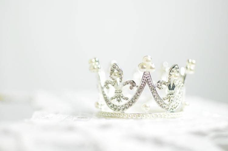 Between Royalty and The Common Folk